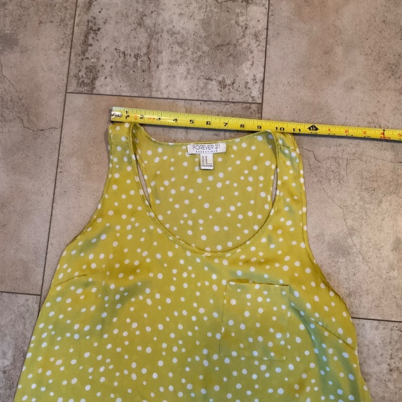 Forever 21 Sleeveless Blouse Chartreuse Polka Dot Sheer Sz M Pocket Pullover - Picture 4 of 8